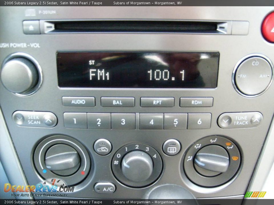 2006 Subaru Legacy 2.5i Sedan Satin White Pearl / Taupe Photo #19