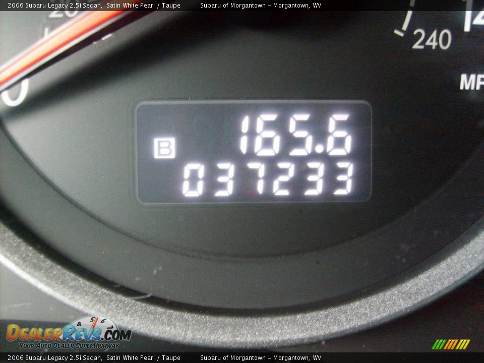 2006 Subaru Legacy 2.5i Sedan Satin White Pearl / Taupe Photo #20