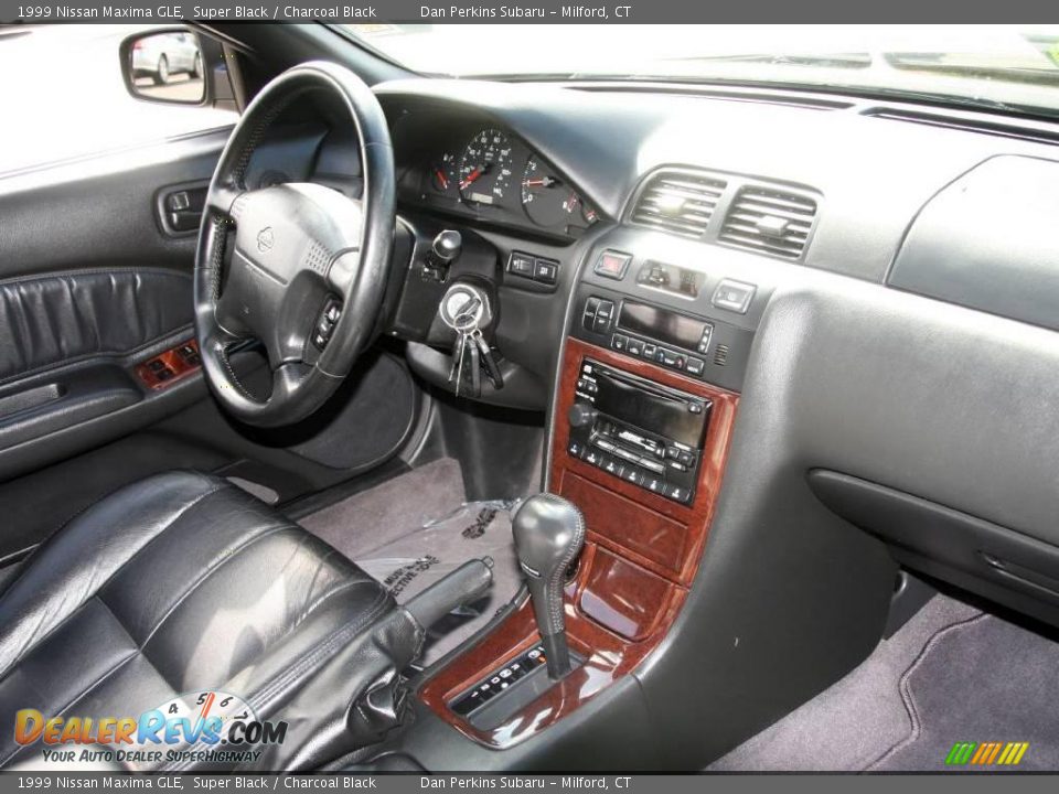 1999 Nissan Maxima GLE Super Black / Charcoal Black Photo #9