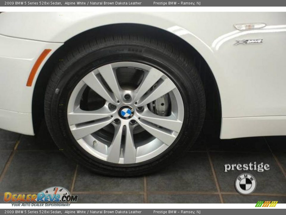 2009 BMW 5 Series 528xi Sedan Alpine White / Natural Brown Dakota Leather Photo #9