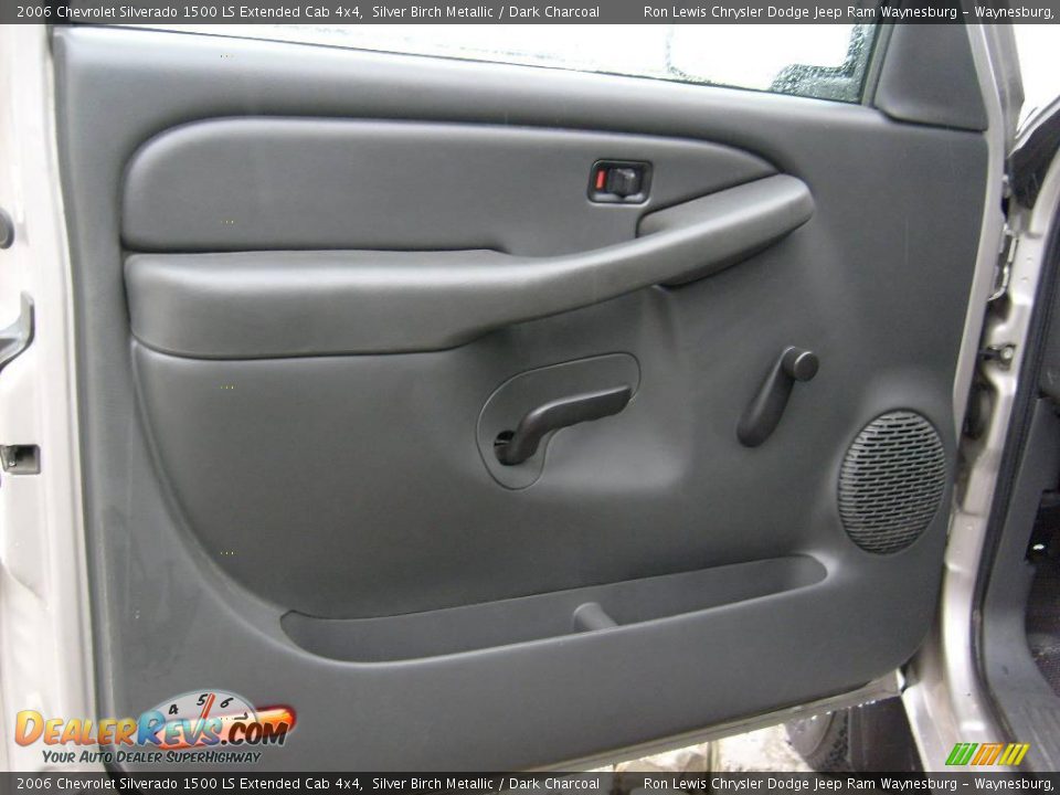 2006 Chevrolet Silverado 1500 LS Extended Cab 4x4 Silver Birch Metallic / Dark Charcoal Photo #9
