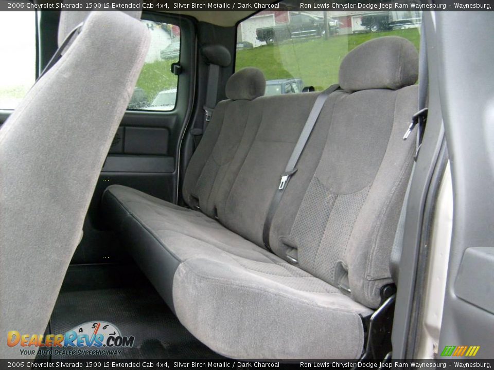 2006 Chevrolet Silverado 1500 LS Extended Cab 4x4 Silver Birch Metallic / Dark Charcoal Photo #10