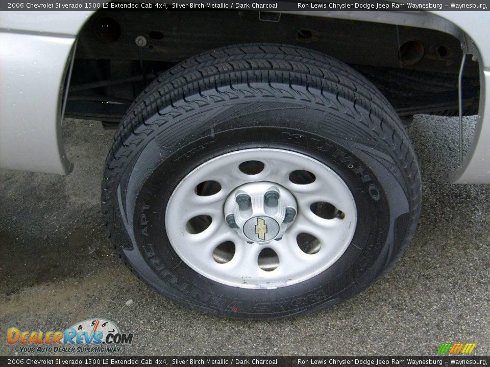 2006 Chevrolet Silverado 1500 LS Extended Cab 4x4 Silver Birch Metallic / Dark Charcoal Photo #14