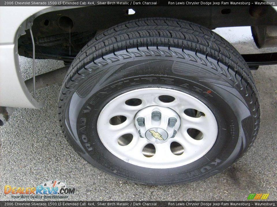 2006 Chevrolet Silverado 1500 LS Extended Cab 4x4 Silver Birch Metallic / Dark Charcoal Photo #15