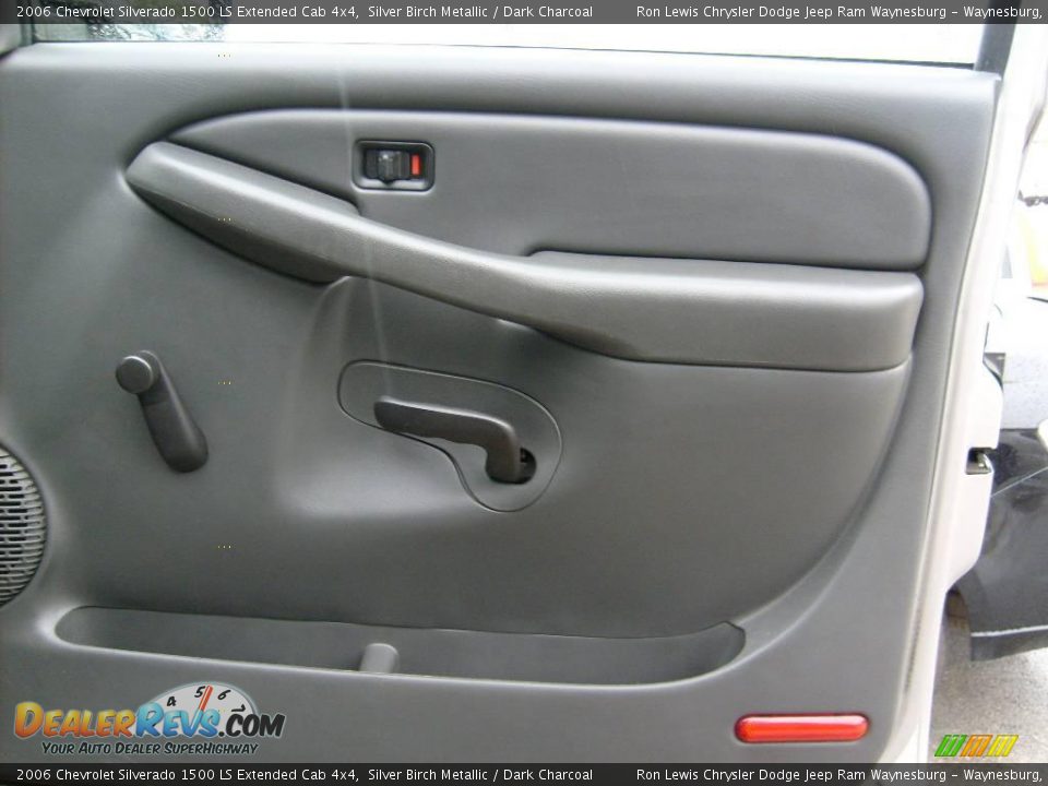2006 Chevrolet Silverado 1500 LS Extended Cab 4x4 Silver Birch Metallic / Dark Charcoal Photo #20