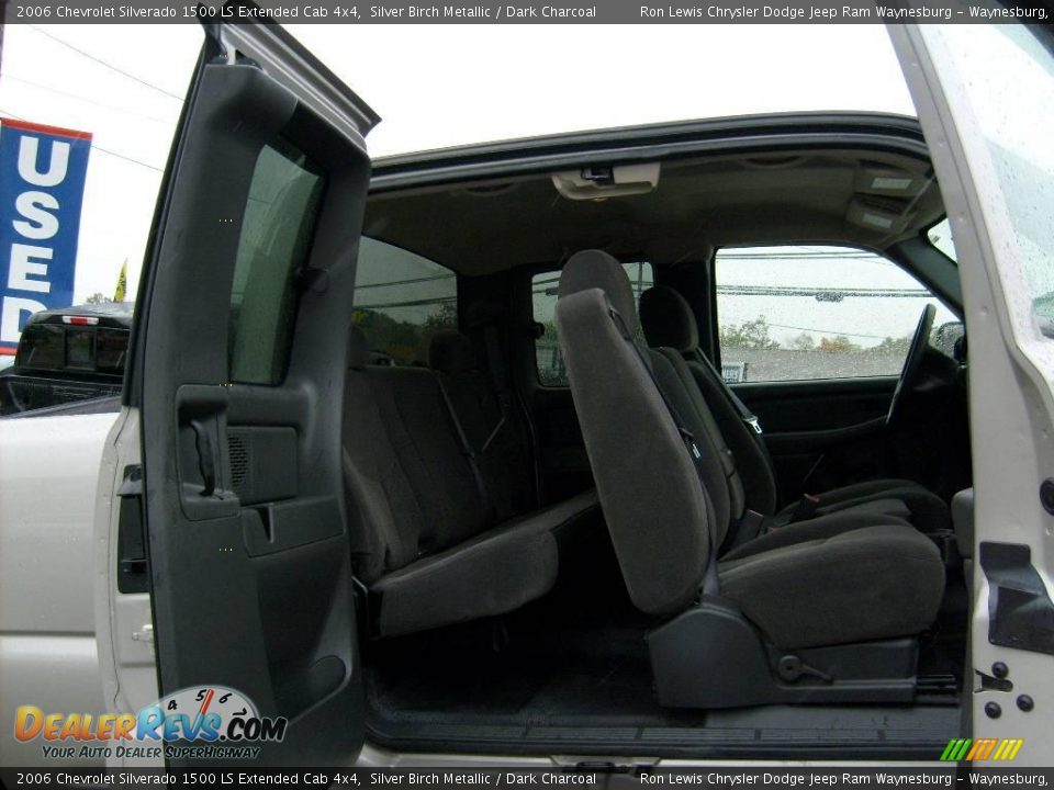 2006 Chevrolet Silverado 1500 LS Extended Cab 4x4 Silver Birch Metallic / Dark Charcoal Photo #22
