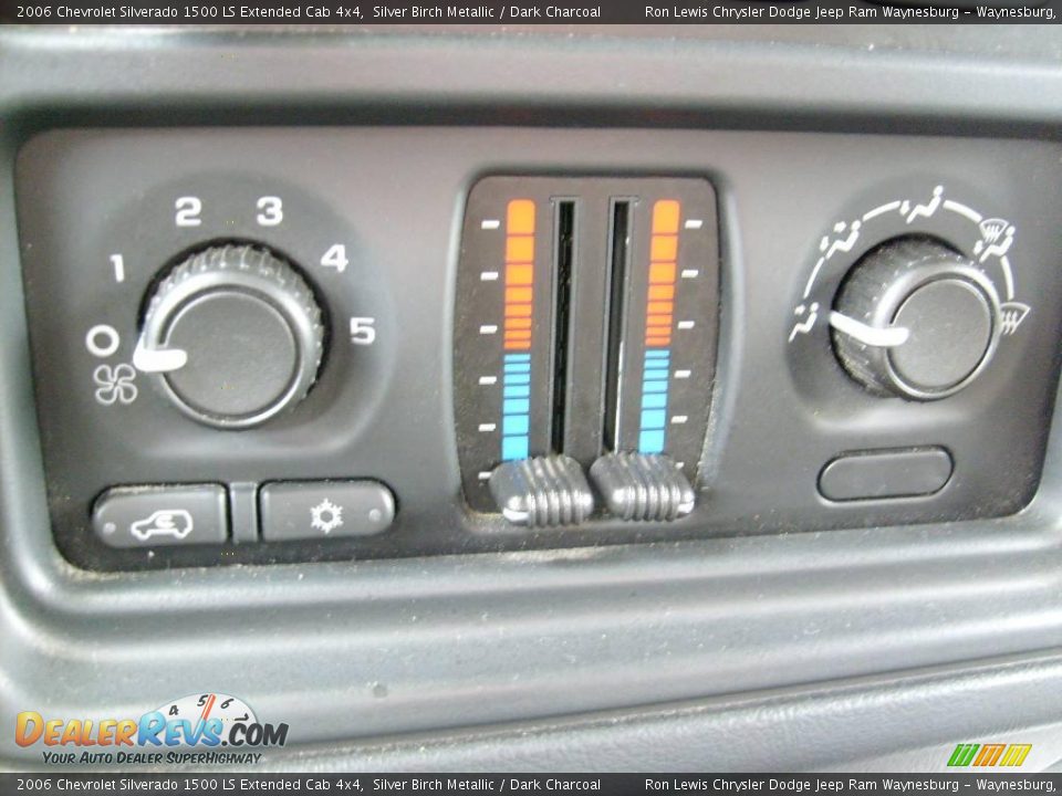 2006 Chevrolet Silverado 1500 LS Extended Cab 4x4 Silver Birch Metallic / Dark Charcoal Photo #23