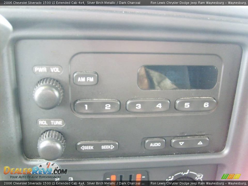 2006 Chevrolet Silverado 1500 LS Extended Cab 4x4 Silver Birch Metallic / Dark Charcoal Photo #24