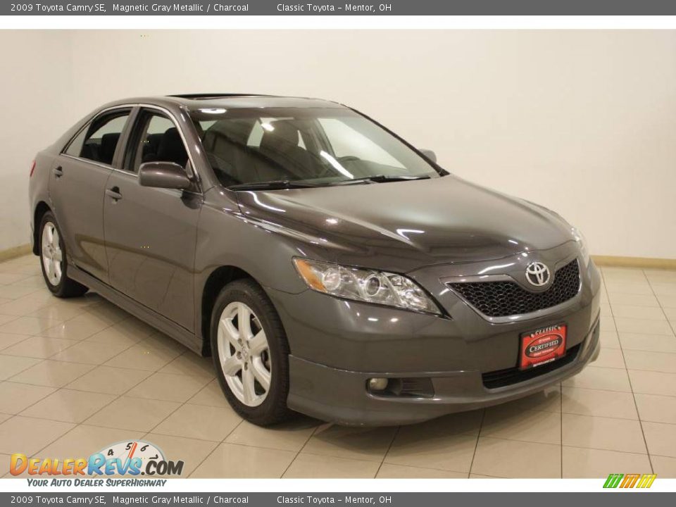 2009 Toyota Camry SE Magnetic Gray Metallic / Charcoal Photo #1