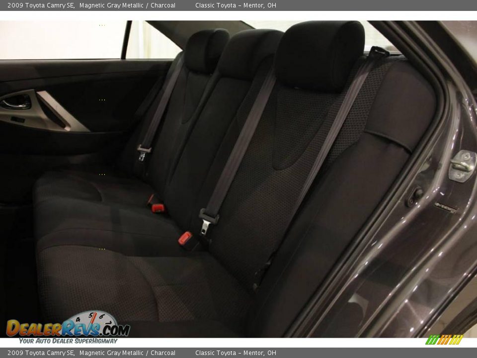 2009 Toyota Camry SE Magnetic Gray Metallic / Charcoal Photo #18