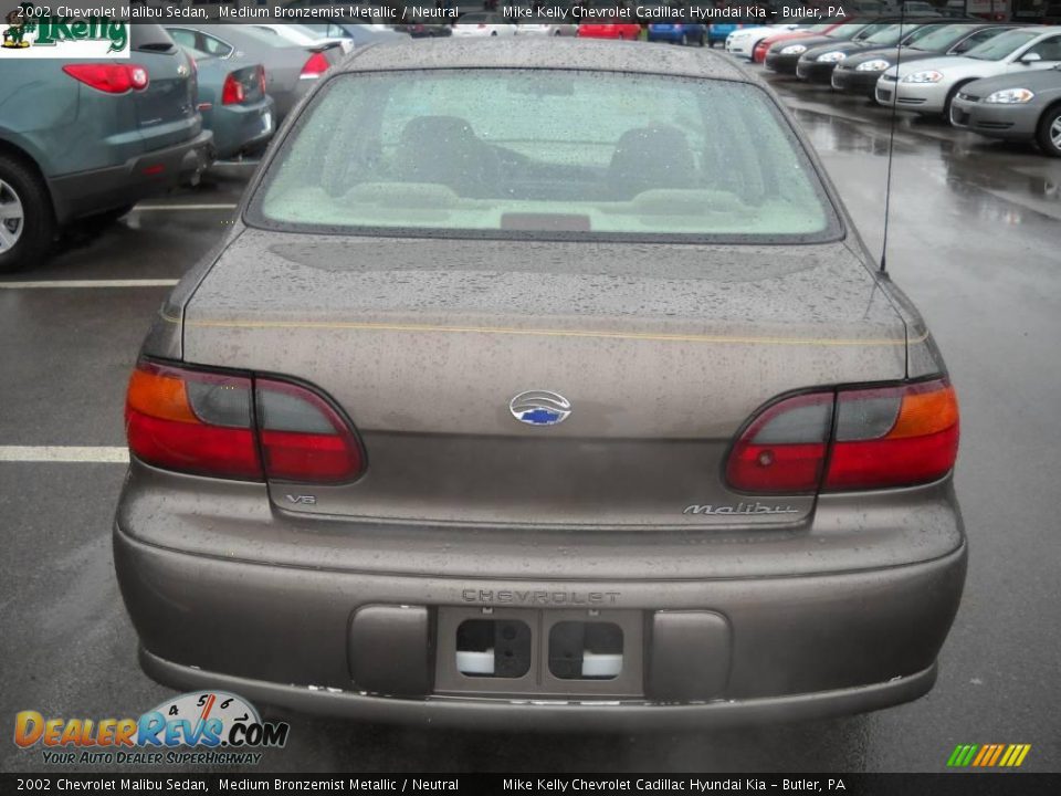 2002 Chevrolet Malibu Sedan Medium Bronzemist Metallic / Neutral Photo #4