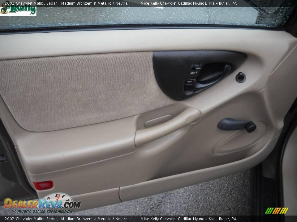 2002 Chevrolet Malibu Sedan Medium Bronzemist Metallic / Neutral Photo #7