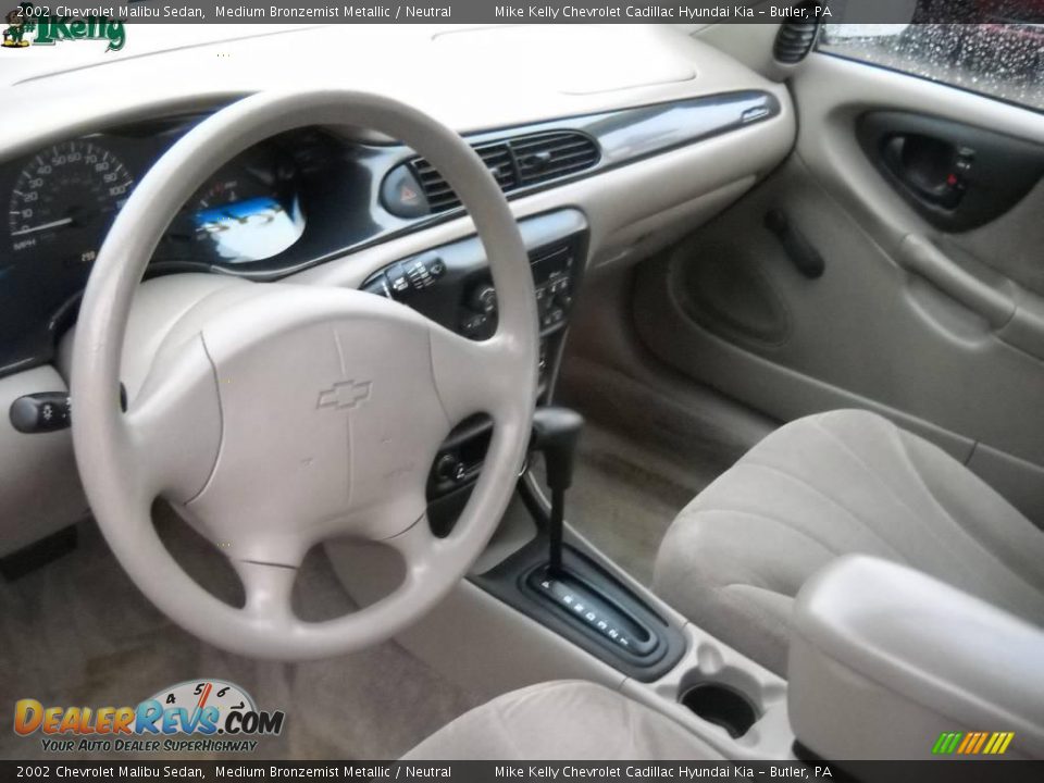 2002 Chevrolet Malibu Sedan Medium Bronzemist Metallic / Neutral Photo #8