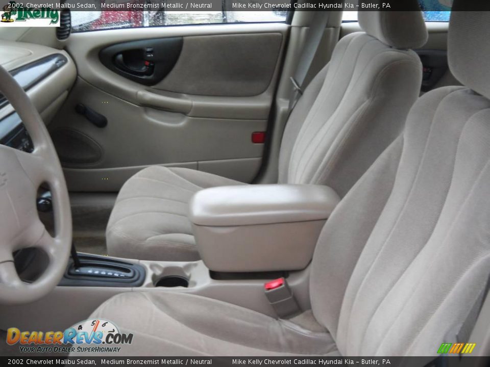 2002 Chevrolet Malibu Sedan Medium Bronzemist Metallic / Neutral Photo #9