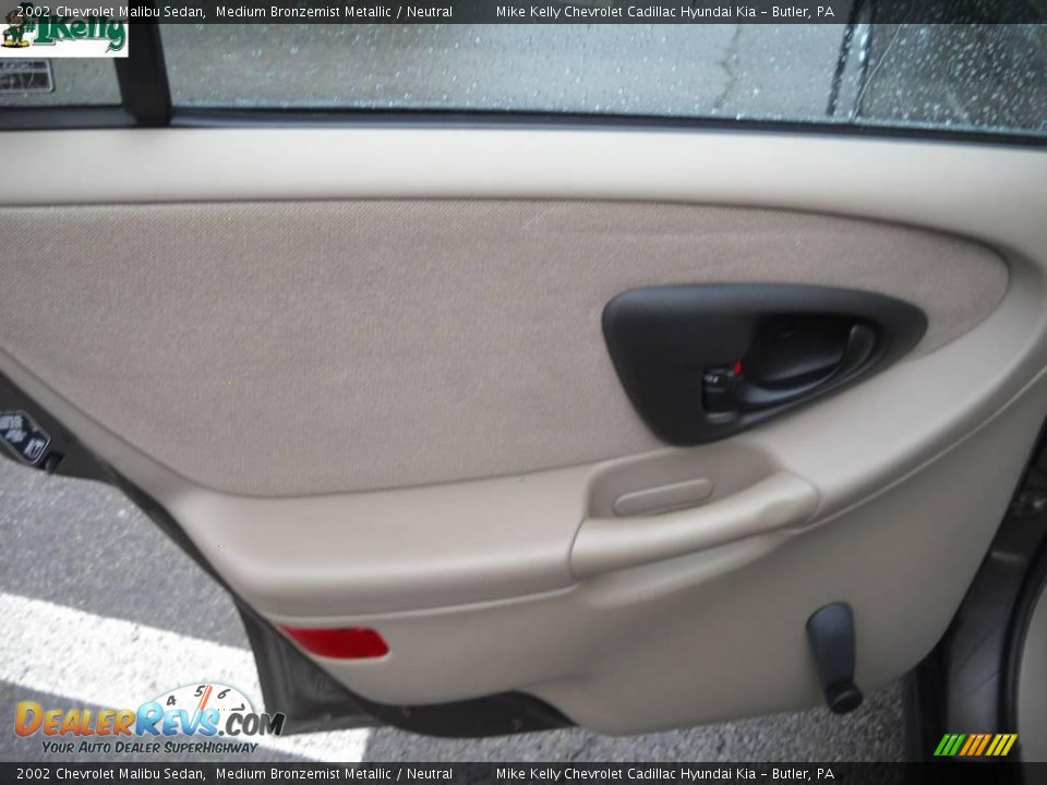 2002 Chevrolet Malibu Sedan Medium Bronzemist Metallic / Neutral Photo #11