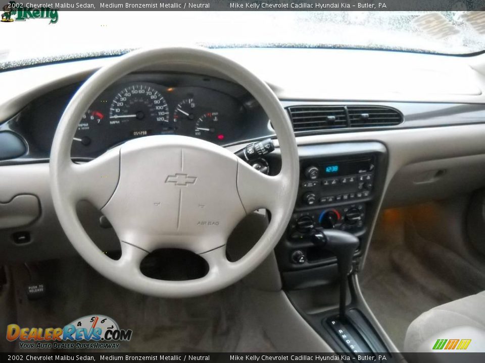 2002 Chevrolet Malibu Sedan Medium Bronzemist Metallic / Neutral Photo #12