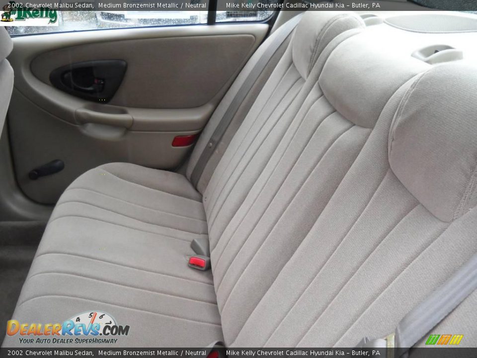 2002 Chevrolet Malibu Sedan Medium Bronzemist Metallic / Neutral Photo #13