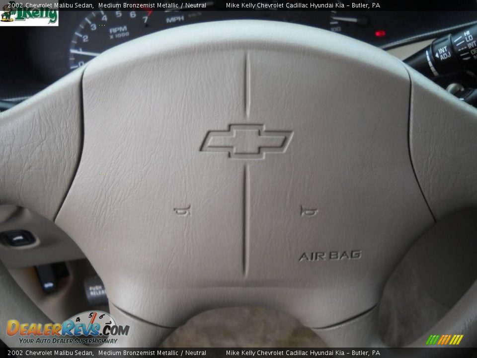 2002 Chevrolet Malibu Sedan Medium Bronzemist Metallic / Neutral Photo #19