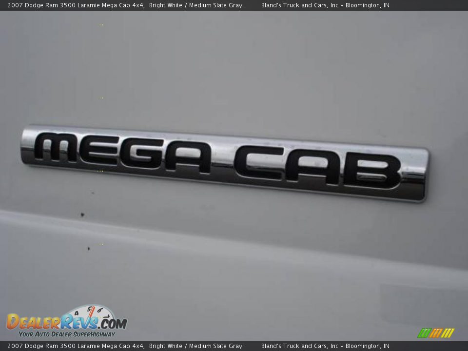2007 Dodge Ram 3500 Laramie Mega Cab 4x4 Bright White / Medium Slate Gray Photo #12