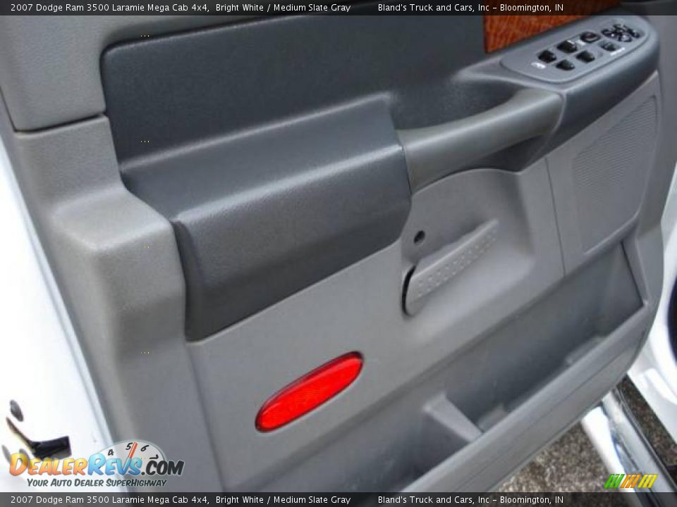 2007 Dodge Ram 3500 Laramie Mega Cab 4x4 Bright White / Medium Slate Gray Photo #15