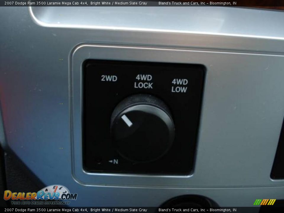 2007 Dodge Ram 3500 Laramie Mega Cab 4x4 Bright White / Medium Slate Gray Photo #23