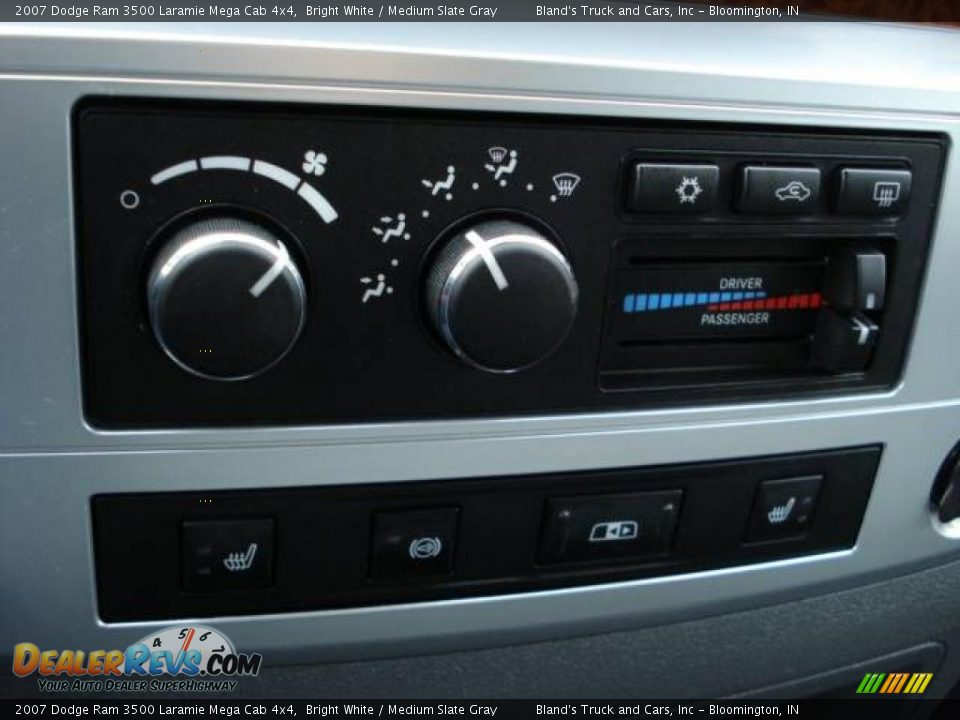 2007 Dodge Ram 3500 Laramie Mega Cab 4x4 Bright White / Medium Slate Gray Photo #24