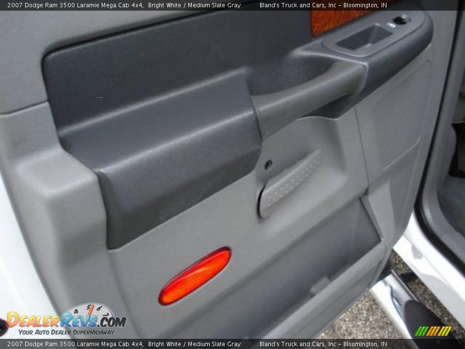 2007 Dodge Ram 3500 Laramie Mega Cab 4x4 Bright White / Medium Slate Gray Photo #27