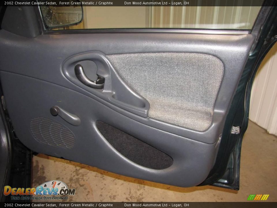 2002 Chevrolet Cavalier Sedan Forest Green Metallic / Graphite Photo #14
