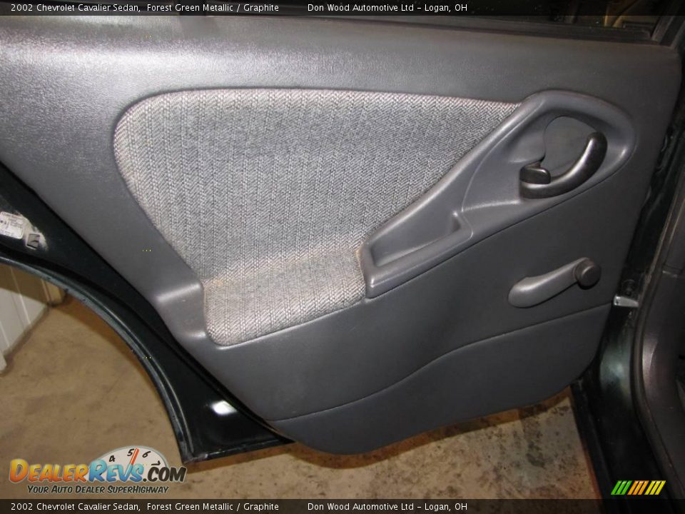 2002 Chevrolet Cavalier Sedan Forest Green Metallic / Graphite Photo #15