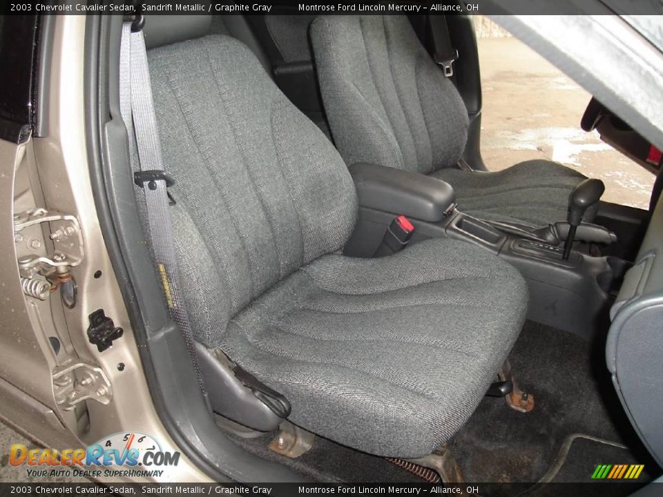 2003 Chevrolet Cavalier Sedan Sandrift Metallic / Graphite Gray Photo #13