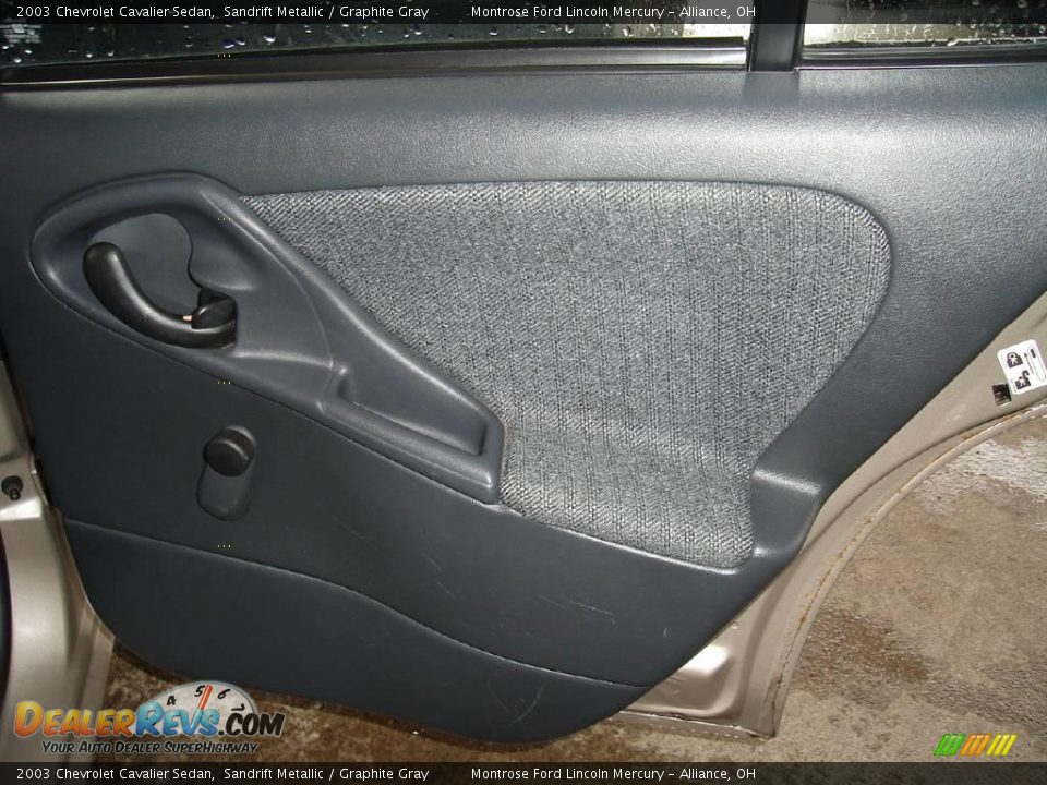 2003 Chevrolet Cavalier Sedan Sandrift Metallic / Graphite Gray Photo #17