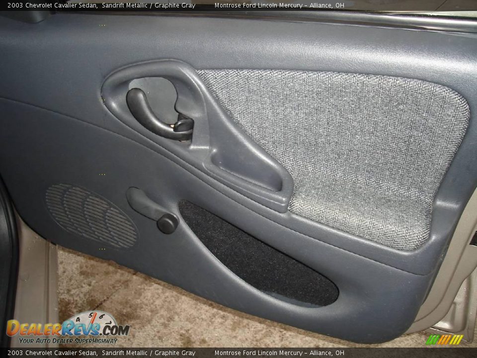2003 Chevrolet Cavalier Sedan Sandrift Metallic / Graphite Gray Photo #18