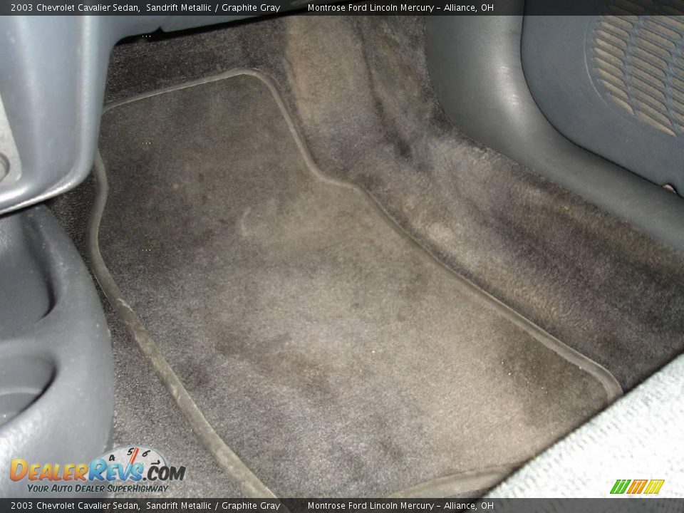2003 Chevrolet Cavalier Sedan Sandrift Metallic / Graphite Gray Photo #27