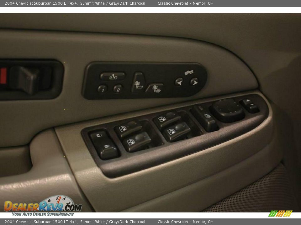 2004 Chevrolet Suburban 1500 LT 4x4 Summit White / Gray/Dark Charcoal Photo #15