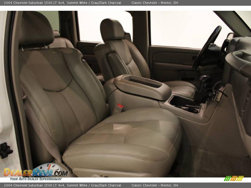 2004 Chevrolet Suburban 1500 LT 4x4 Summit White / Gray/Dark Charcoal Photo #16