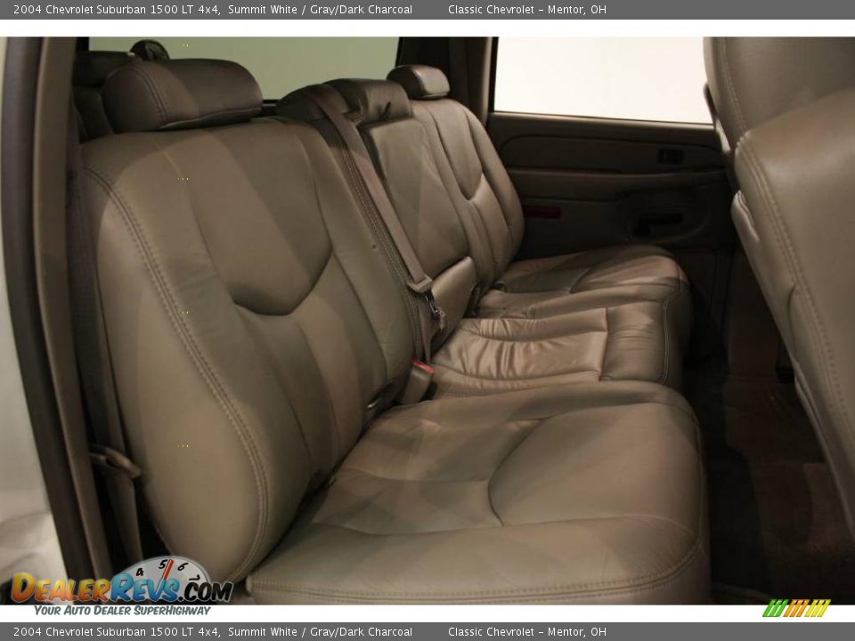 2004 Chevrolet Suburban 1500 LT 4x4 Summit White / Gray/Dark Charcoal Photo #17