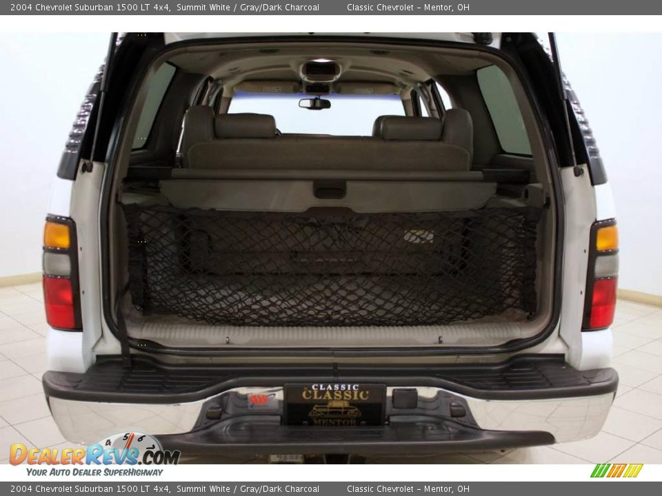 2004 Chevrolet Suburban 1500 LT 4x4 Summit White / Gray/Dark Charcoal Photo #22
