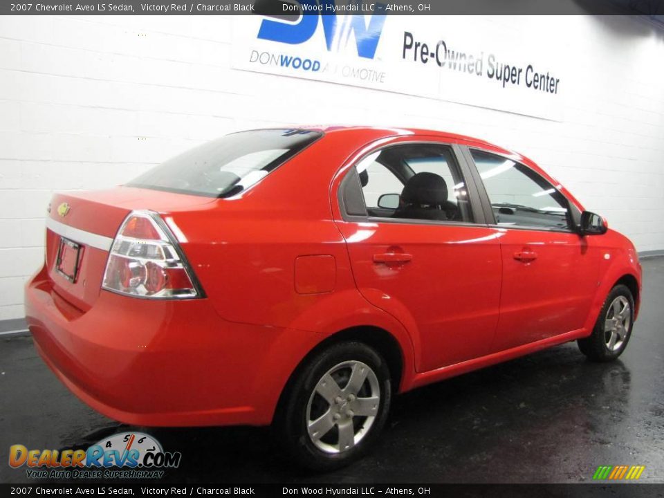 2007 Chevrolet Aveo LS Sedan Victory Red / Charcoal Black Photo #4