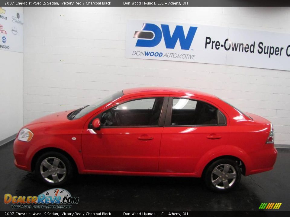 2007 Chevrolet Aveo LS Sedan Victory Red / Charcoal Black Photo #5