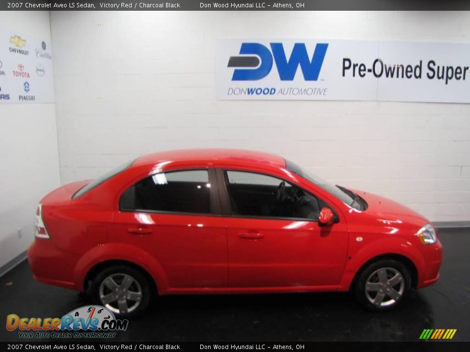 2007 Chevrolet Aveo LS Sedan Victory Red / Charcoal Black Photo #6