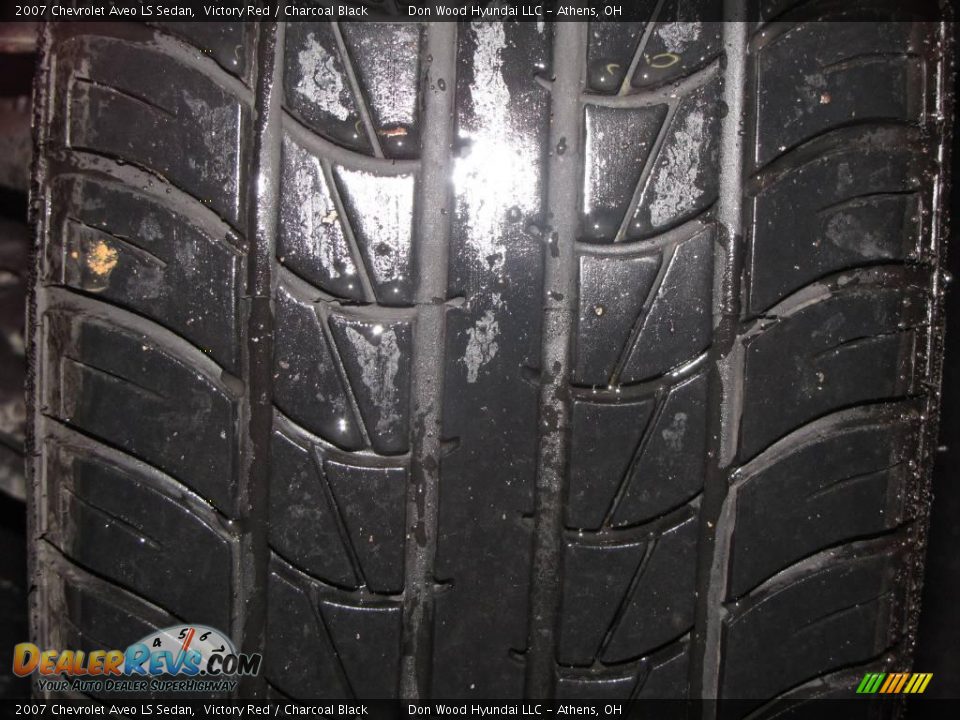 2007 Chevrolet Aveo LS Sedan Victory Red / Charcoal Black Photo #22