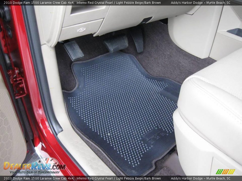 2010 Dodge Ram 1500 Laramie Crew Cab 4x4 Inferno Red Crystal Pearl / Light Pebble Beige/Bark Brown Photo #15