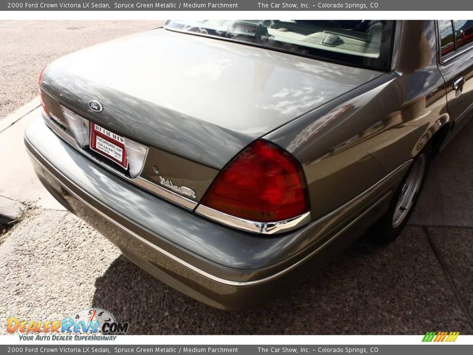 2000 Ford Crown Victoria LX Sedan Spruce Green Metallic / Medium Parchment Photo #15