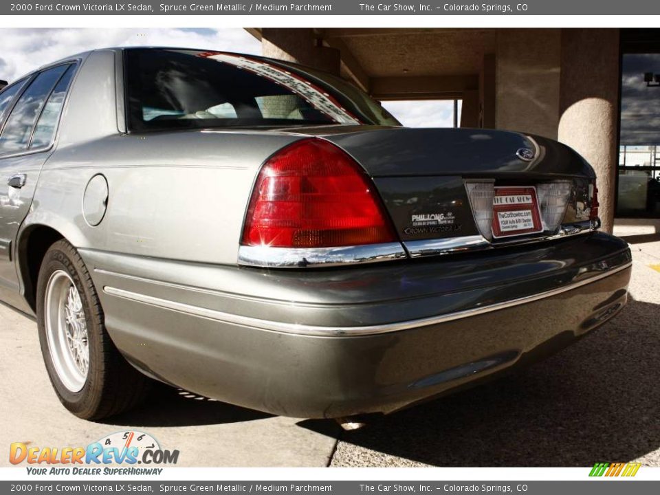 2000 Ford Crown Victoria LX Sedan Spruce Green Metallic / Medium Parchment Photo #16