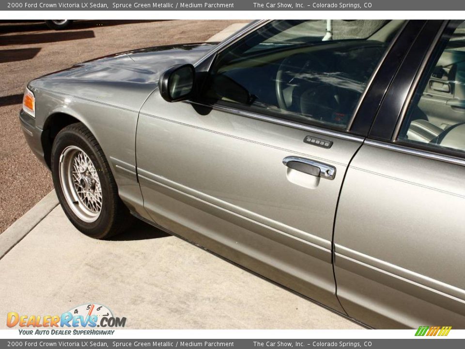 2000 Ford Crown Victoria LX Sedan Spruce Green Metallic / Medium Parchment Photo #17