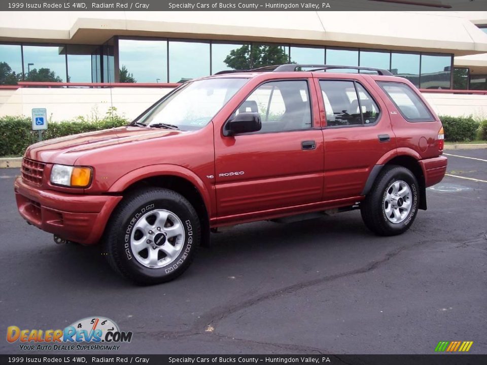 1999 Isuzu Rodeo LS 4WD Radiant Red / Gray Photo #1