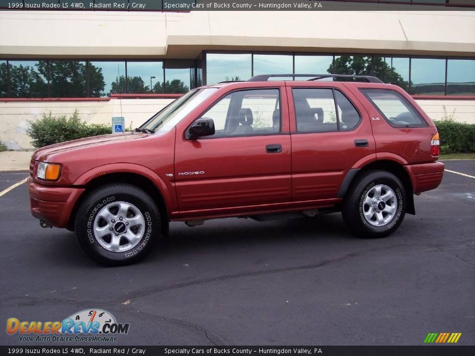 1999 Isuzu Rodeo LS 4WD Radiant Red / Gray Photo #2