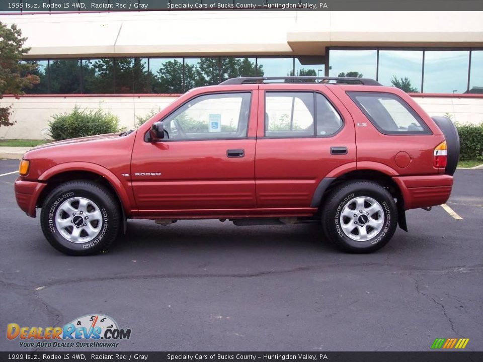 1999 Isuzu Rodeo LS 4WD Radiant Red / Gray Photo #3