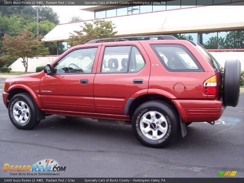 1999 Isuzu Rodeo LS 4WD Radiant Red / Gray Photo #4