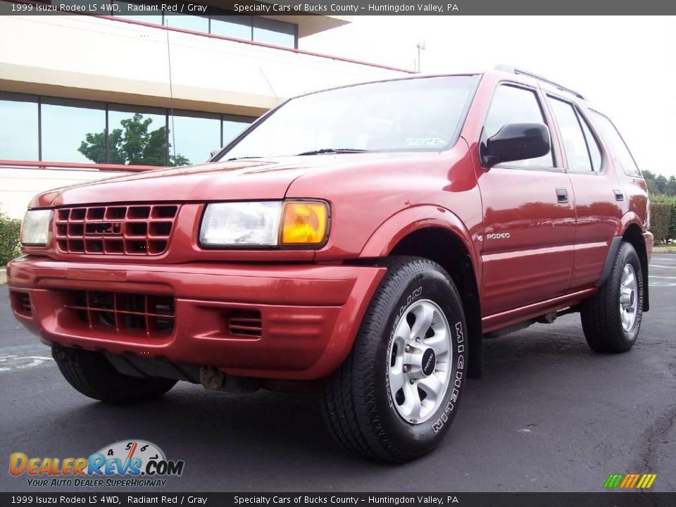 1999 Isuzu Rodeo LS 4WD Radiant Red / Gray Photo #6